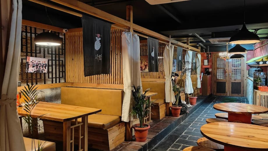 Kalsang Café Rajpur Road Tibetan food and colourful décor